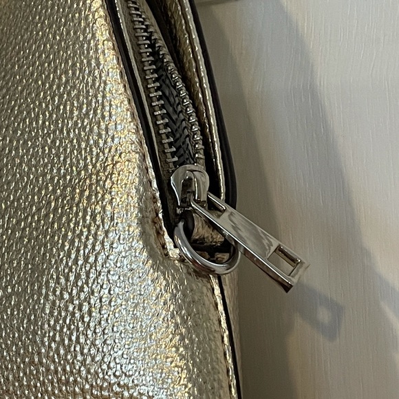 Justfab Gold pebbled vegan leather shoulder bag crossbody - Picture 5 of 11